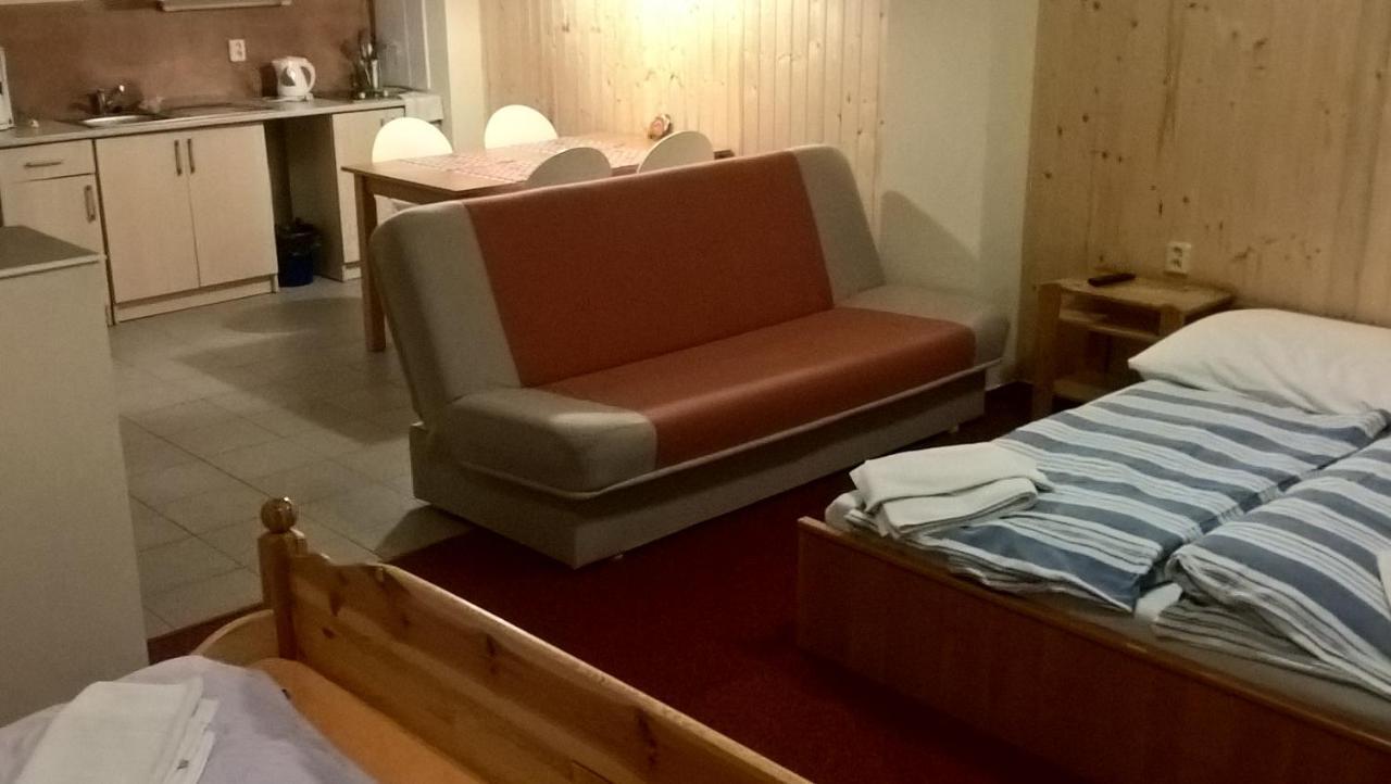 Studia Pod Lysou Apartment